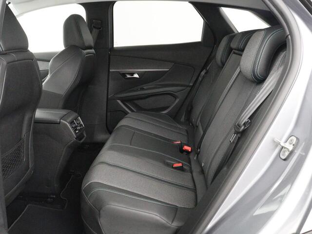 Peugeot 3008 1.6 HYbrid 225 Allure | SOH 97,7% | Half leder | Carplay | Camera | Navigatie | Side Assist | Cruise control | Bluetooth | Climate control | 18'' | Parkeerhulp | PHEV | Plug In
