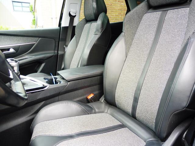 Peugeot 3008 1.2 PureTech Allure Afn trekh. | Panodak | LMV 19"| Stof/leer | Camera | NL auto | Nwe riem