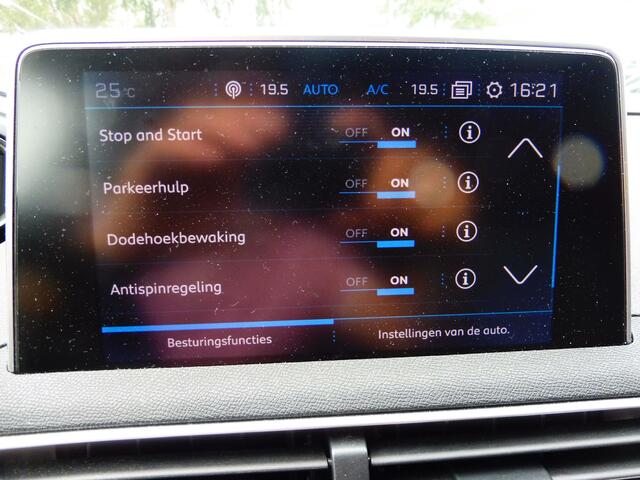 Peugeot 3008 1.2 PureTech Allure Afn trekh. | Panodak | LMV 19"| Stof/leer | Camera | NL auto | Nwe riem