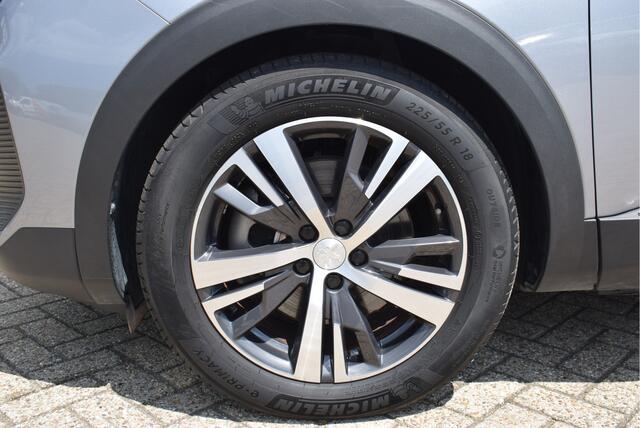 Peugeot 3008 1.6 HYbrid 180PK Allure | NAVI | Camera | LED