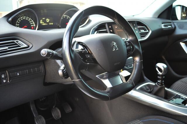 Peugeot 308 1.2 T style nav pdc+cam egtg