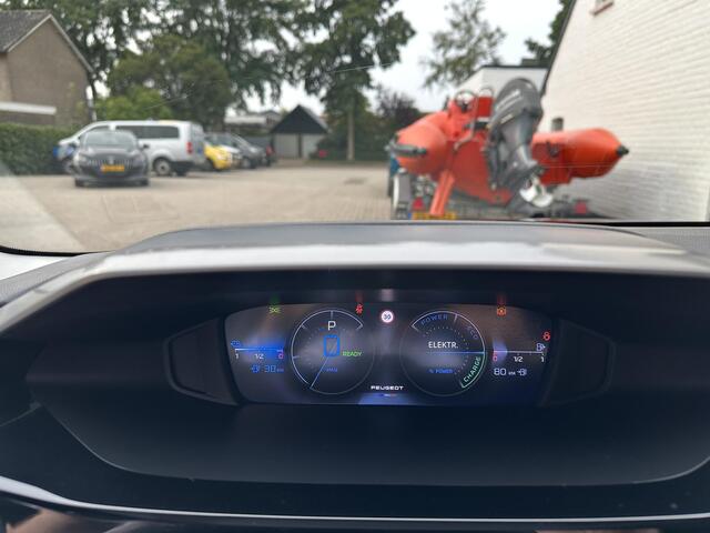 Peugeot 308 1.6 Plug-in Hybrid 180 PK Pack Edition | Automaat | Navigatie | Stoelverwarming | Digitaal Dashboard | Keyless Start | Cruise Control | Climate Control | Parkeersensoren | 17" Lichtmetalen Velgen |