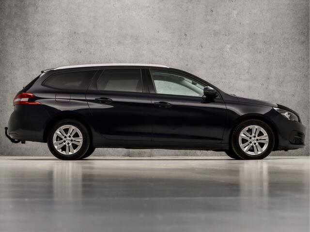 Peugeot 308 SW 1.2 PureTech Active Sport (PANORAMADAK, APPLE CARPLAY, XENON, NAVIGATIE, GETINT GLAS, PARKEERSENSOREN, SPORTSTOELEN, TREKHAAK, CRUISE, NIEUWSTAAT)