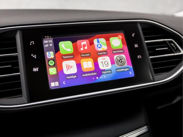 Peugeot 308 SW 1.2 PureTech Active Sport (PANORAMADAK, APPLE CARPLAY, XENON, NAVIGATIE, GETINT GLAS, PARKEERSENSOREN, SPORTSTOELEN, TREKHAAK, CRUISE, NIEUWSTAAT)