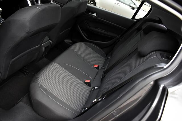 Peugeot 308 1.2 PureTech Blue Lease Executive Avantage Nieuwe DB.Riem - Pano - Trekhaak