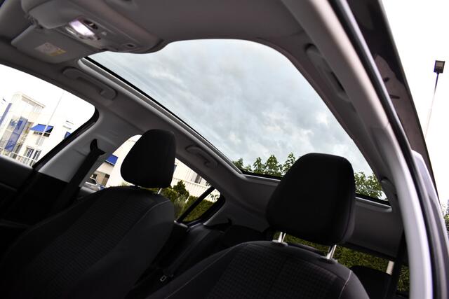 Peugeot 308 1.2 PureTech Blue Lease Executive Avantage Nieuwe DB.Riem - Pano - Trekhaak
