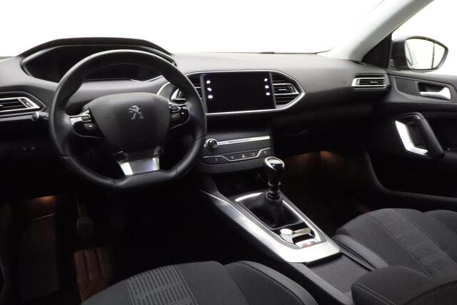 Peugeot 308 1.2 PureTech Blue Lease Allure 110pk | Navigatie | Massagestoel | Trekheaak | Climate Control | Cruise Control | Camera | Stoelverwarming | Keyless Start