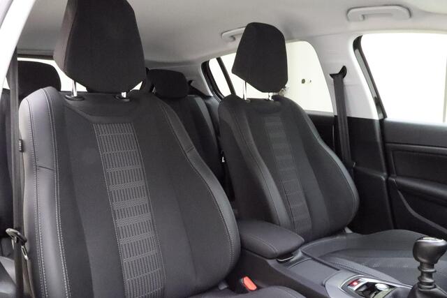Peugeot 308 1.2 PureTech Blue Lease Allure 110pk | Navigatie | Massagestoel | Trekheaak | Climate Control | Cruise Control | Camera | Stoelverwarming | Keyless Start