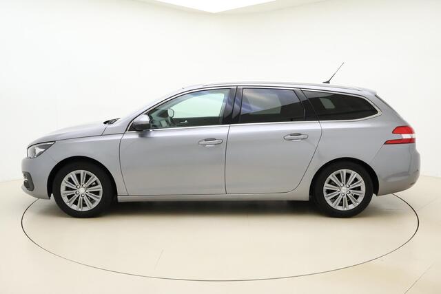 Peugeot 308 SW 1.2 PureTech 130pk Blue Lease Premium | Automaat | Panoramadak | Trekhaak | Adaptieve Cruise Control | Comfort stoelen | Parkeersenrsoren rondom met camera