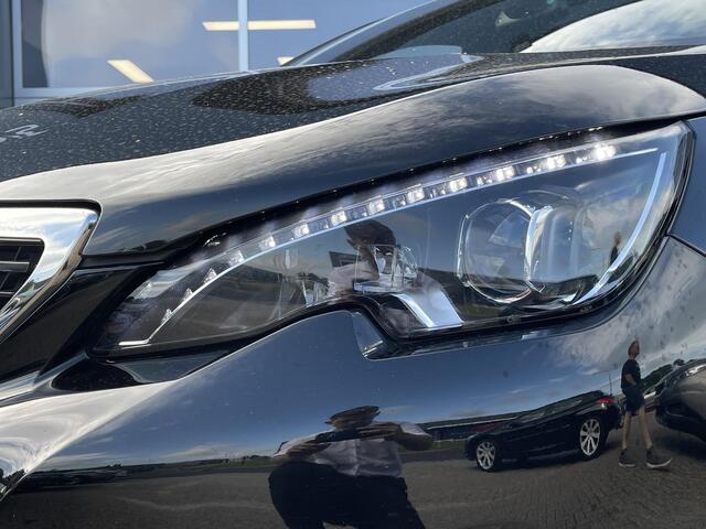 Peugeot 308 1.2 PureTech GT-Line Automaat - Navigatie - Panoramadak - Trekhaak