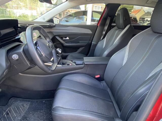 Peugeot 308 SW 1.2T 130pk Allure Pack Business | Keyless Entry | Achteruitrijcamera | Navigatie | Adaptieve Cruise Control | Draadloos telefoonlader | Lichtmetalen velgen | Privacy Glass