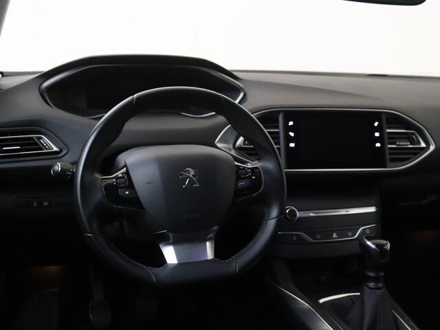 Peugeot 308 1.2 PureTech Allure Leder !