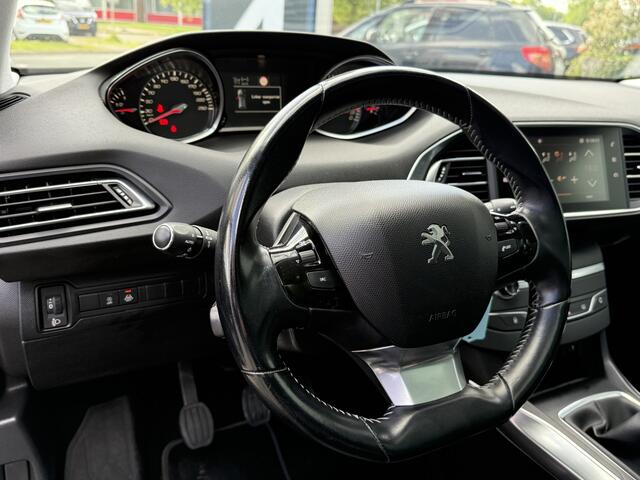 Peugeot 308 SW BWJ 2018 | 1.2PT 111PK Executive | NWE APK | LEER | PANO DAK | CLIMA | NAVI | CRUISE |