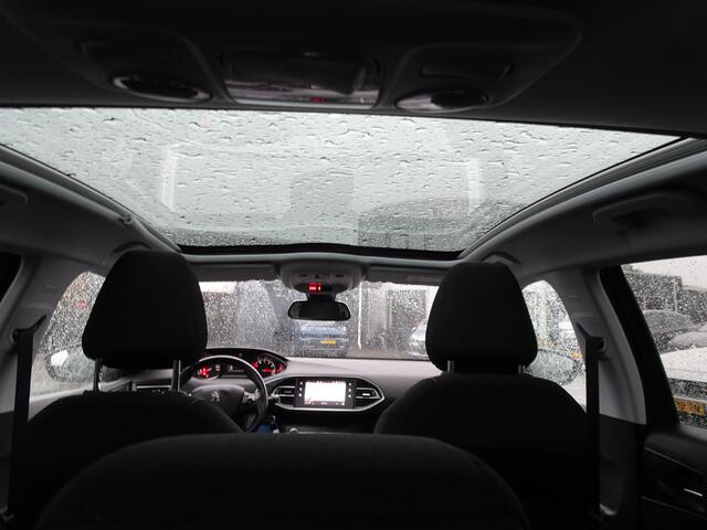 Peugeot 308 1.2 PureTech Executive 5-Drs