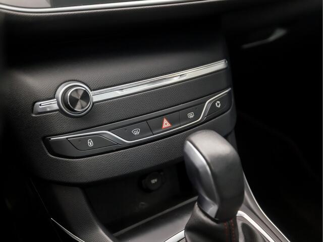 Peugeot 308 SW 1.2 PureTech GT-line Automaat (PANORAMADAK, GROOT NAVI, LEDER/ALCANTARA, DENON AUDIO, SPORTSTOELEN, KEYLESS, CAMERA, GETINT GLAS, LED KOPLAMPEN, NIEUWSTAAT)