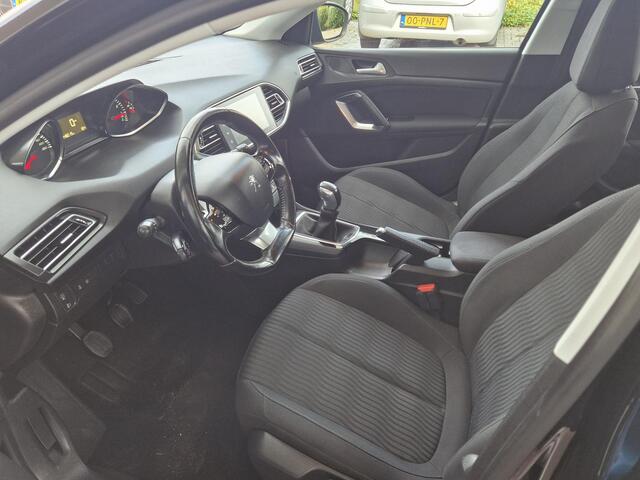 Peugeot 308 SW 1.2 PureTech Blue Lease | Trekhaak | Navi | Airco & Cruise Control |