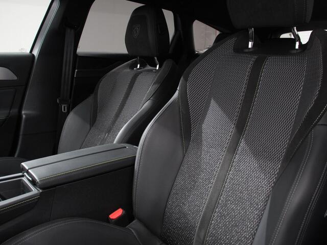 Peugeot 308 1.2 PureTech GT Climate control Adaptive cruise control Parkeersensoren Achteruitrijcamera Navigatie Voorstoelen verwarmd LED Apple Carplay/ Android Auto