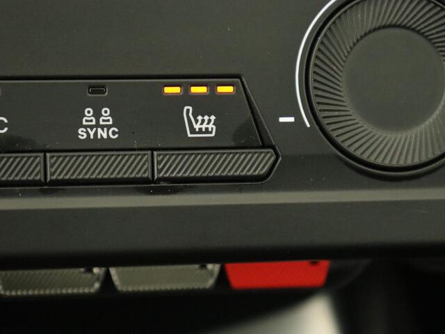 Peugeot 308 1.6 PHEV Active Pack Business | Stoelverwarming | Half leder | Trekhaak | Navigatie | Full LED | Carplay | Sportstoelen | Digital Cockpit | Plug In