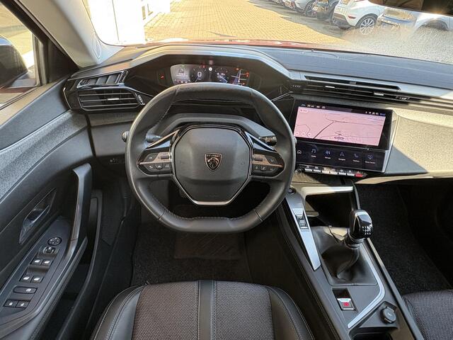 Peugeot 308 SW 1.2T 130pk Allure Pack Business | Keyless Entry | Achteruitrijcamera | Navigatie | Adaptieve Cruise Control | Draadloos telefoonlader | Lichtmetalen velgen | Privacy Glass