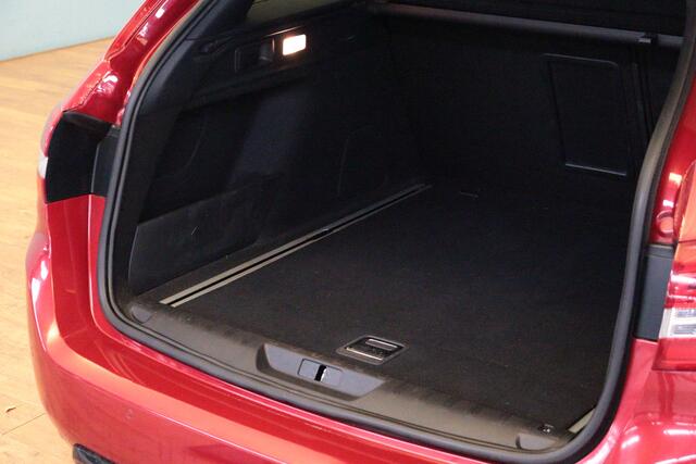 Peugeot 308 SW 1.2 PureTech GT-line | NAVI | CAMERA + PDC | PANO | LANE-ASSIST/WARNING | TREKHAAK |