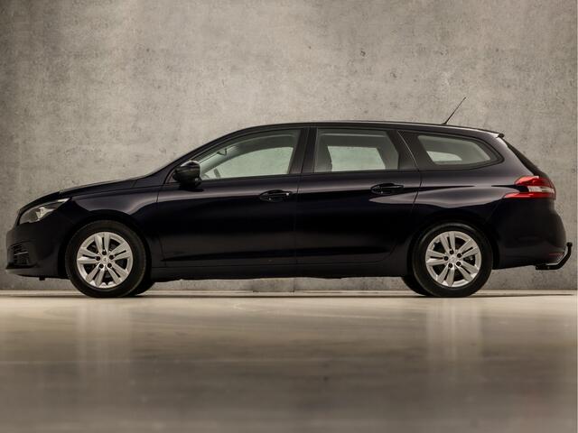 Peugeot 308 SW 1.2 PureTech Sport (APPLE CARPLAY, GROOT NAVI, TREKHAAK, PARKEERSENSOREN, SPORTSTOELEN, CRUISE, DAB+, LM VELGEN, NIEUWE APK, NIEUWSTAAT)