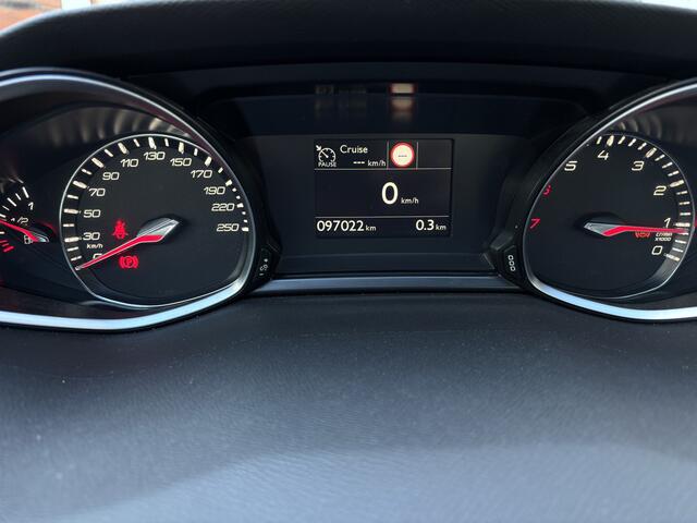 Peugeot 308 SW 1.2 PureTech Blue Lease Premium/ Panoramadak/ Trekhaak