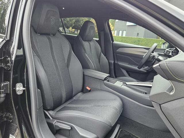 Peugeot 308 GT Hybrid Automaat / Fabrieksgarantie tot 28-3-2027 / 360 Graden Camera / Apple Carplay & Android Auto / Adaptief Cruise Control / Climate Control / Navigatie /