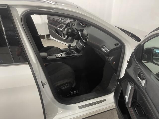 Peugeot 308 SW 1.2i 131pk PureTech GT 96kw Carplay / Trekhaak / Panoramadak / Cruise Control