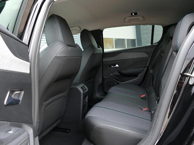 Peugeot 308 1.2 Hybrid 145 e-DCS6 Allure | Adaptive Cruise Control | Camera | Stoelverwarming | Verwarmd stuurwiel | Afneembare trekhaak | Keyless Entry & Start