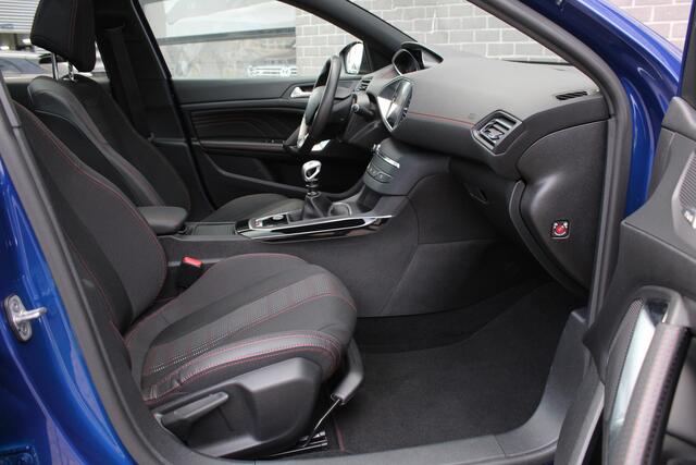 Peugeot 308 1.2 PureTech GT-line / Carplay / Camera / Keyless / N.A.P.