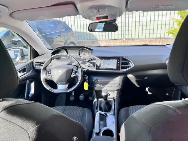 Peugeot 308 1.2 110PK Navi|Trekhaak|Clima|LED|17inch