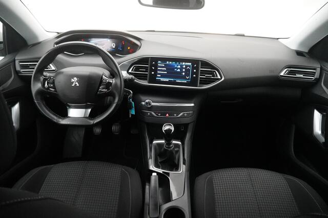 Peugeot 308 BWJ 2021 / 1.2 PT 111 PK Active Pack | TREKHAAK | VIRT COCKPIT | CLIMA | CARPLAY | NAVI | CRISE | DAB | LICHTMETAAL |