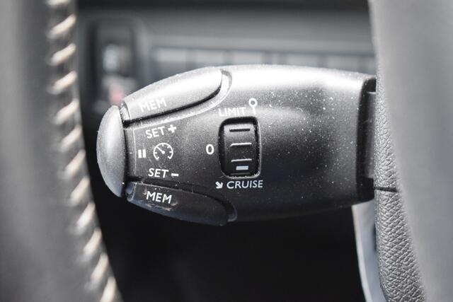 Peugeot 308 SW 1.2 PureTech Blue Lease//Navi//Trekhaak!!