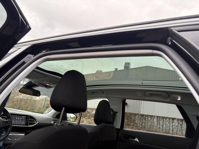 Peugeot 308 SW 1.2 PureTech Blue Lease Executive / PANORAMADAK / NAVI / CRUISE