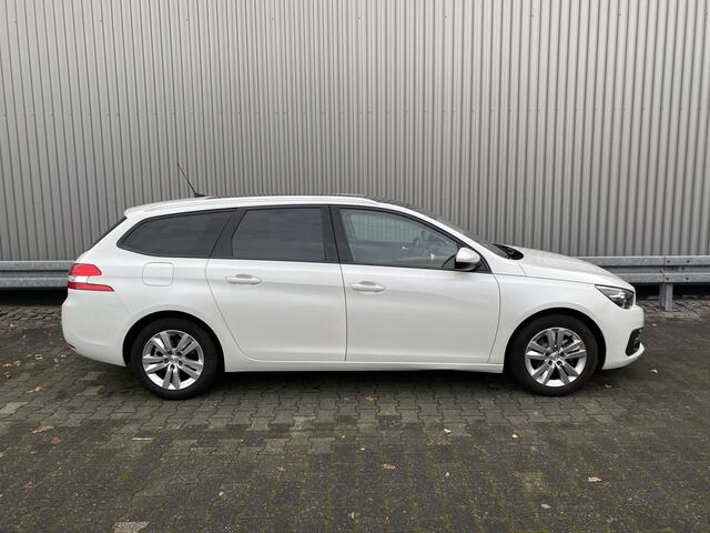 Peugeot 308 SW 1.2 PureTech Blue Lease Executive 168Dkm.NAP, Clima, Navi, Pano, CC, PDC, LM, nw. APK - Inruil Mogelijk -