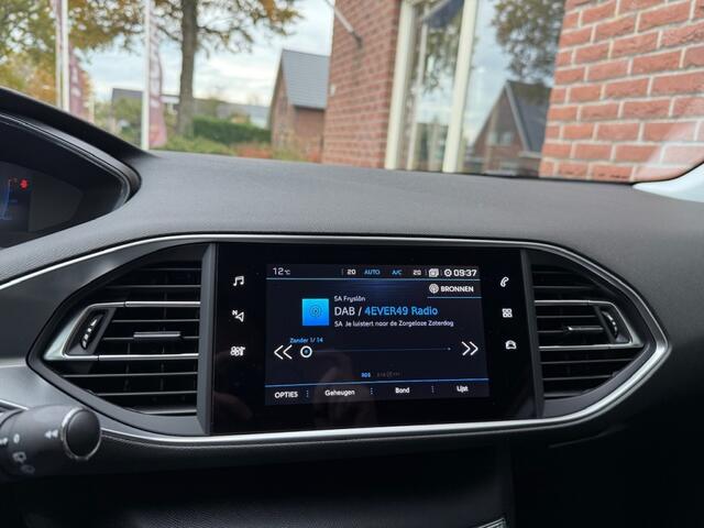 Peugeot 308 SW 1.2 PureT.Blue L. Allure TREKHAAK / DIGI DASH / CAMERA / PDC / L
