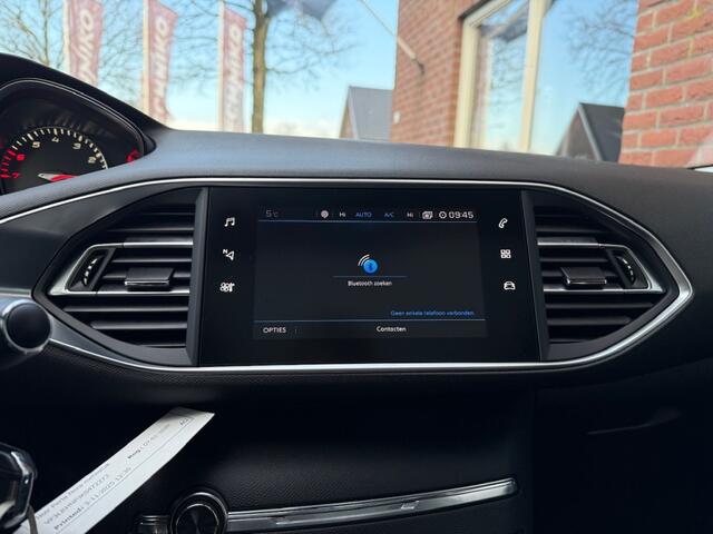 Peugeot 308 SW 1.2 PureT.Blue L. Ex PANO / CAMERA / D-RIEM V.V. / 6 BAK / LED /