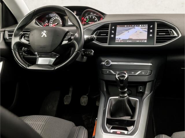 Peugeot 308 SW 1.2 PureTech Sport (PANORAMADAK, APPLE CARPLAY, GROOT NAVI, 360 CAMERA, SPORTSTOELEN, ADAPTIVE CRUISE, GETINT GLAS, TREKHAAK, NIEUWE APK, NIEUWSTAAT)