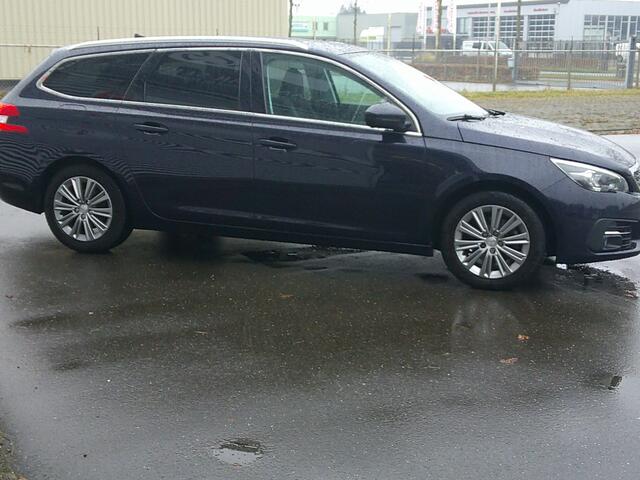 Peugeot 308 SW 1.2 PureTech Blue Lease Premium Staat in Hoogeveen