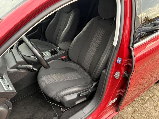 Peugeot 308 308Sw Allure, navi, pdc V+A, 130Pk 1.2 PureTech Allure