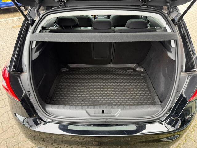 Peugeot 308 1.2 PureTech Blue Lease Premium *Panoramadak*