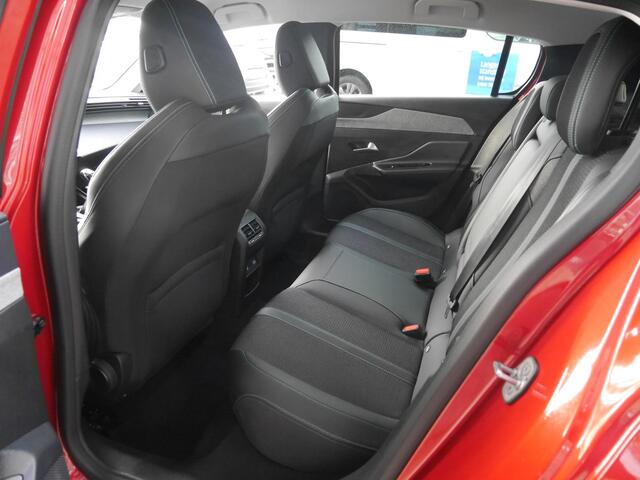 Peugeot 308 1.2 PureTech Allure | 130PK | Navigatie | Climate control | Lichtmetalen velgen | Achteruitrijcamera | Keyless entry en start | Parkeersensoren v+a