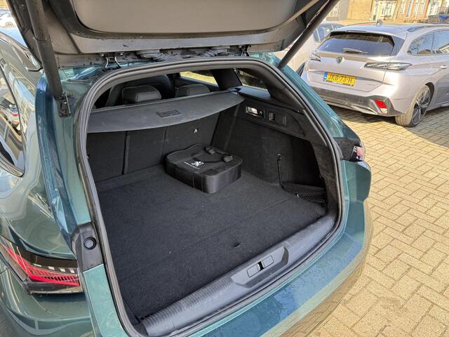 Peugeot 308 SW 1.6 Plug-in Hybrid 180 GT | Automaat | 360 camera| Apple carplay | Adaptive cruise controle | Dodehoekdetectie | Navigatie systeem full map | Stuurverwarming