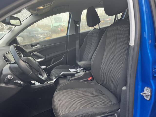 Peugeot 308 1.2 PureTech Blue Lease Active / Led / Cruise / Lmv / Virtual / Carplay