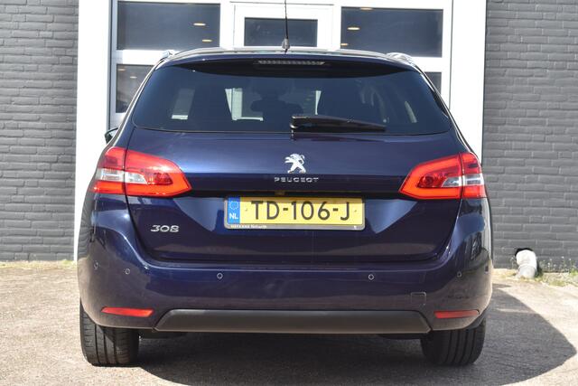 Peugeot 308 SW PureTech 130pk Tech Edition | Navigatie | Apple Carplay & Android Auto | Airco ECC | Adaptieve Cruise control | Trekhaak afneembaar | Dodehoek Detectie | Lichtmetalen Velgen | Isofix Bevestigingspunten | Zeer Compleet!!
