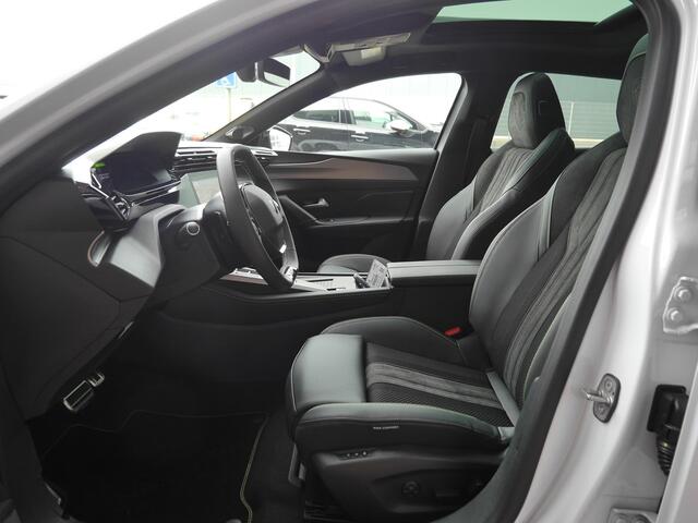 Peugeot 308 1.2 Hybrid 145 e-DCS6 GT | AGR stoelen | Stoel en stuurverwarming | Camera rondom | Adaptieve cruise control | Panoramadak | Afneembare trekhaak | Full led | 18 inch lichtmetalen velgen