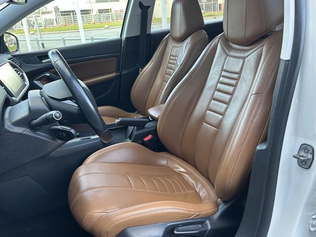 Peugeot 308 SW BWJ 2019 | 1.5HDI 131PK Executive | TREKHAAK | LEER | PANO DAK | PDC 2X | CLIMA | NAVI | CAMERA A |