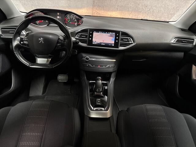 Peugeot 308 SW 1.2 PureTech Allure Automaat (APPLE CARPLAY, GROOT NAVI, PARKEERSENSOREN, STOELVERWARMING, SPORTSTOELEN, GETINT GLAS, CRUISE, NIEUWSTAAT)