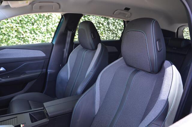 Peugeot 308 SW 1.2 Hybrid 136 e-DCS6 Allure Automaat/Navi/Pdc/Ecc/Achteruitrijcamera/Apple Carplay/Android Auto/Volledig digitaal instrumentenpaneel/ Stoel & Stuurverwarming
