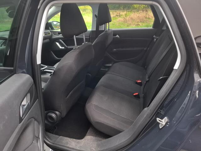Peugeot 308 SW 1.2T 111PK Navi Ecc ** Ex Bpm Export ** Panoramadak Cruise Control Pdc Bluetooth Blue Executive Lmv Trekhaak Privacy Glas Origineel Nederlandse Auto